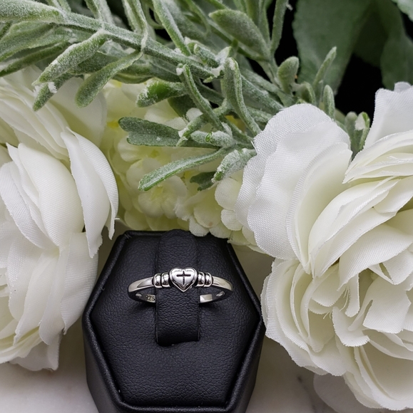 ❤️ Heavenly Dainty Heart - Picture 2 of 5